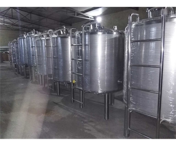 1-2噸發酵罐、待裝罐、CIP罐
